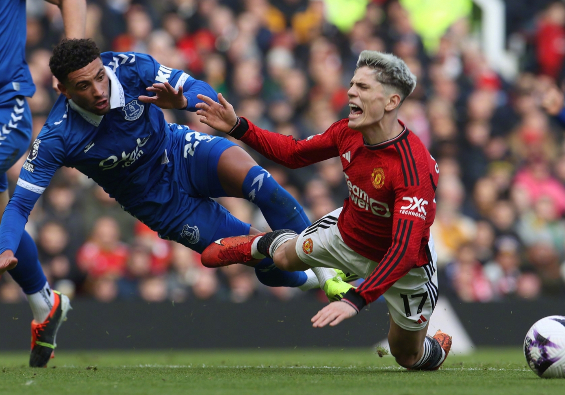 曼联英超战胜富勒姆霍伊伦推射破门(英超豪门曼联)